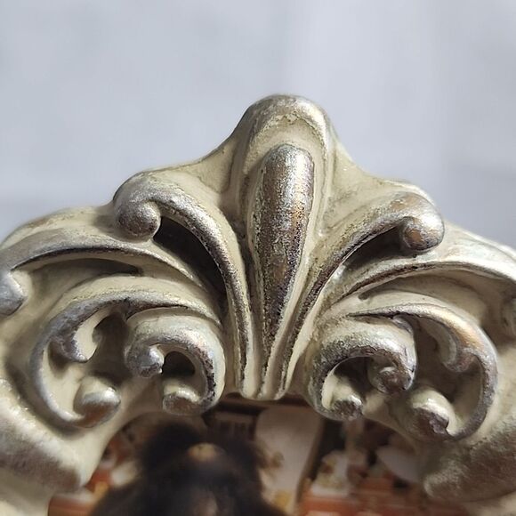 Brushed Gold Decorative Ornate Oval Shaped Photo Frame - Picture 2 of 6